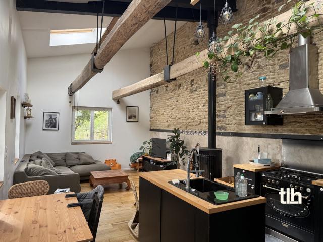Maison de caractère esprit loft et véranda atelier 214m² Campsas
