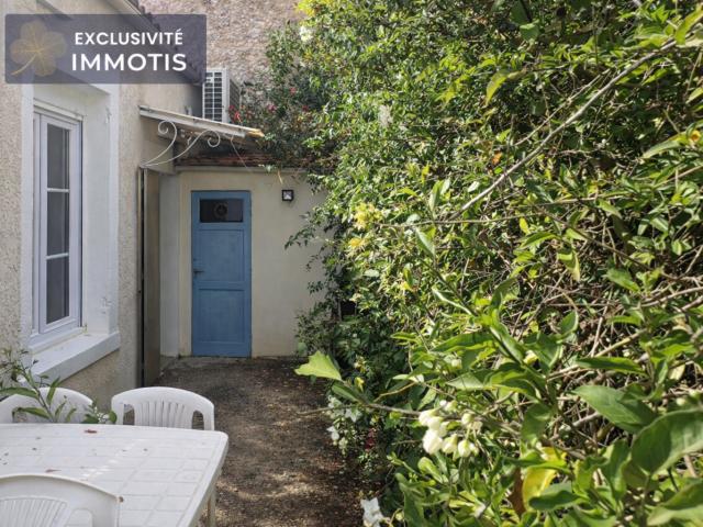 Maison de caractère pierres apparentes jardin centre Fouras, à 5 min des plages