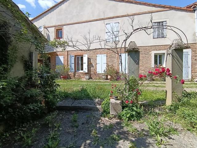 Maison de caractère, potentiel à révéler!