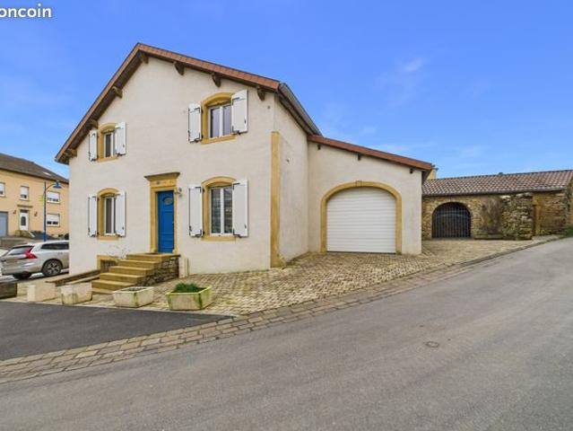 Maison de caractère rénovée – Charme & volumes à 5 km du Luxembourg