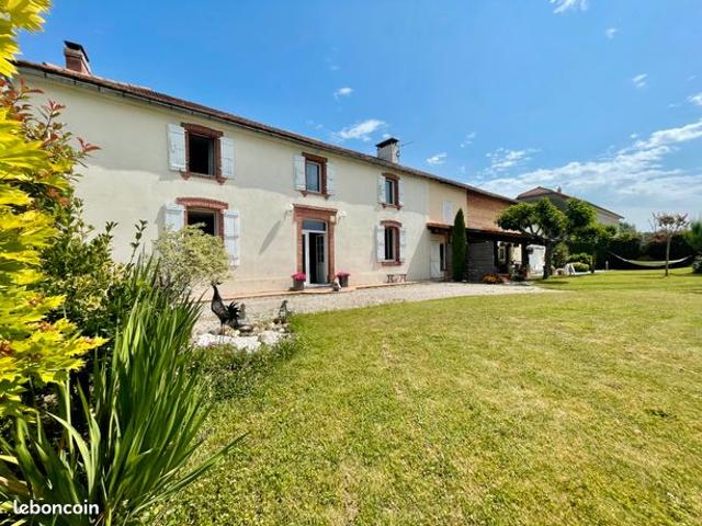 Maison de caractère rénovée à deux minutes de Vic en Bigorre