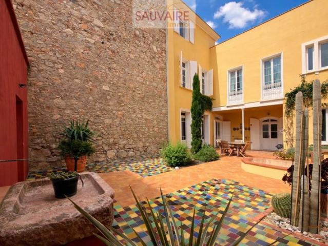 Maison de caractère rénovée avec charme et volumes d'excepti