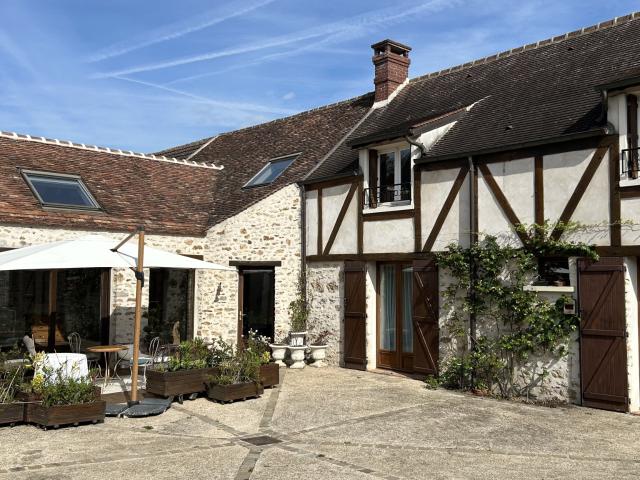 Maison de caractère rénovée avec piscine