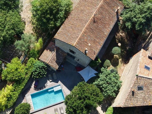Maison de Caractère Rénovée de 300 m² Un Mariage Parfait ent. 300m² Aspiran
