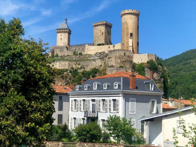 Maison de caractère restaurée avec jardin et garage 274m² Foix