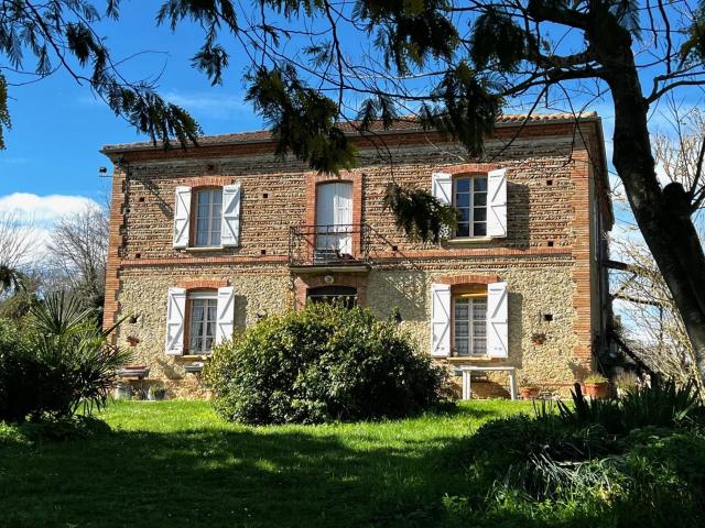 Maison de caractère sur 1,24 ha 156m² L'Isle en Dodon