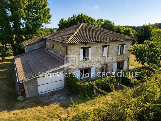 Maison de caractère secteur Lavaur 255 m2 + annexes sur grande parcelle