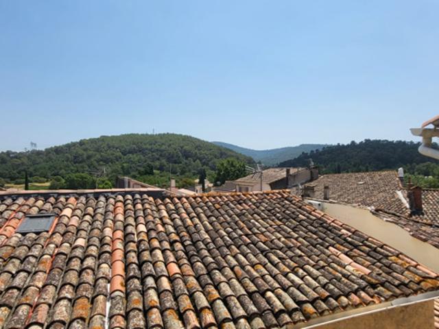 MAISON DE CARACTERE SIX CHAMBRES ET TERRASSE JARDIN