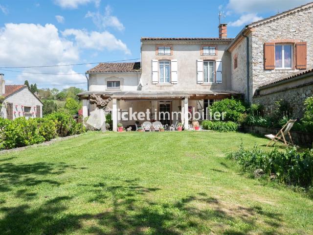 Maison de caractère T8 – 185m² – Terrain 1 370m² – Saint Avi. 188m² Castres