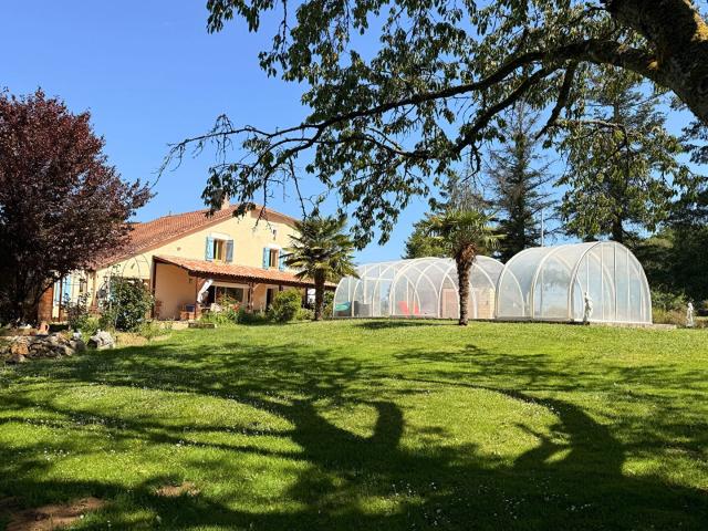 Maison De Caractere 177m² Hautefaye