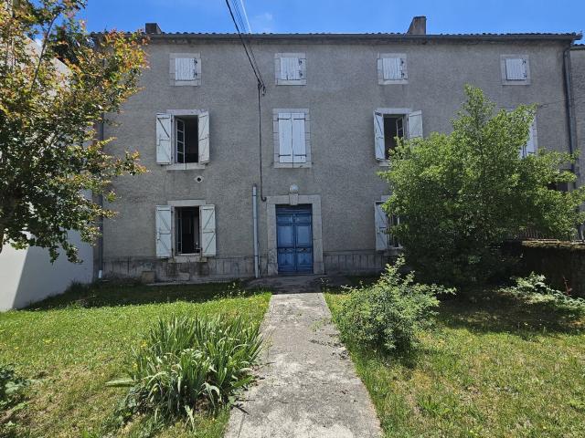 Maison De Caractere 180 m²/ Dependances / Terrain 5983 m² 180m² Labarthe Rivière
