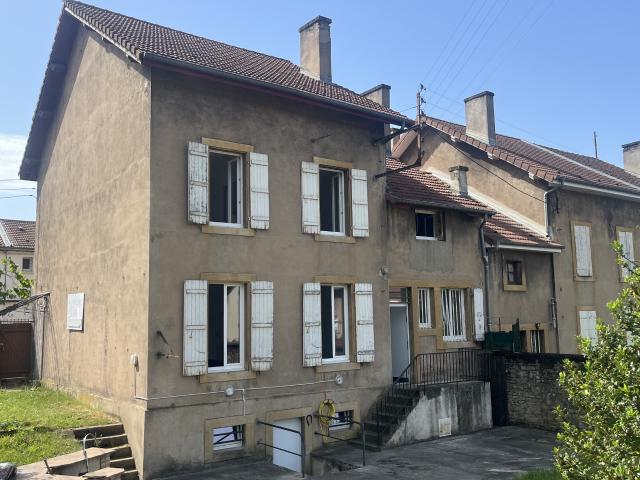 Maison de caractère 190 m2 avec terrasse, jardin et fort potentiel Joeuf