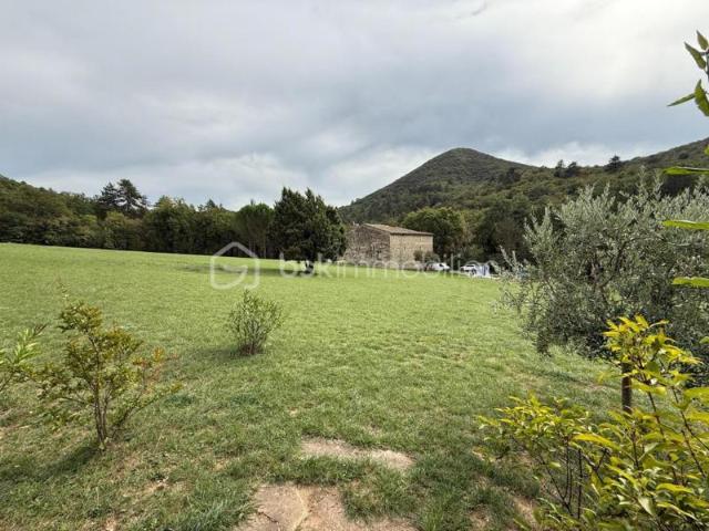 Maison de caractère 104 m² – Terrain 17,5 ha – Les Tourrettes 26740