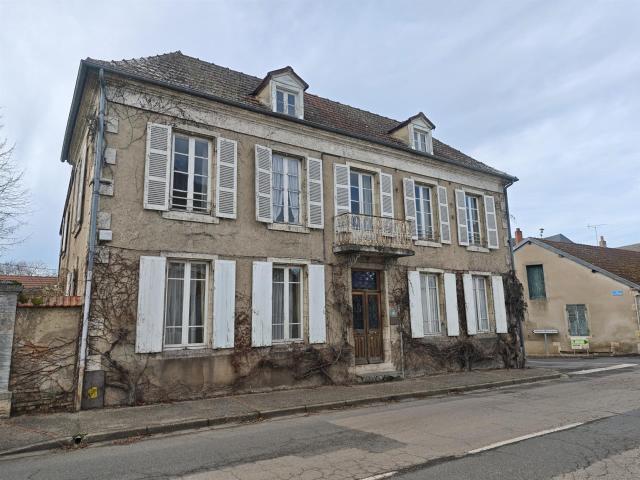 Maison de caractère 249m² Dornes