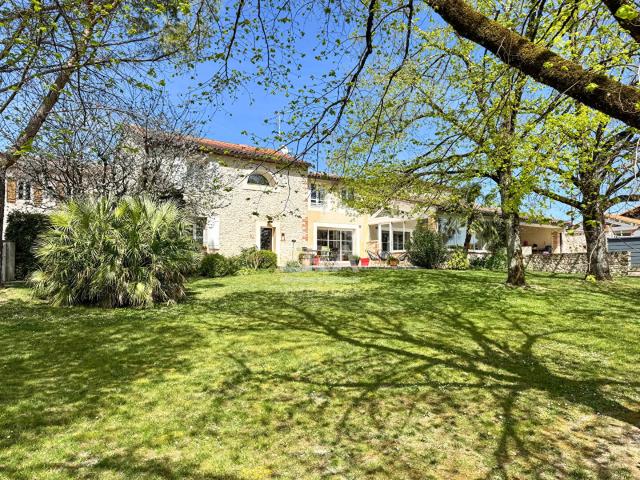 Maison de caractère 250m2 Puygouzon