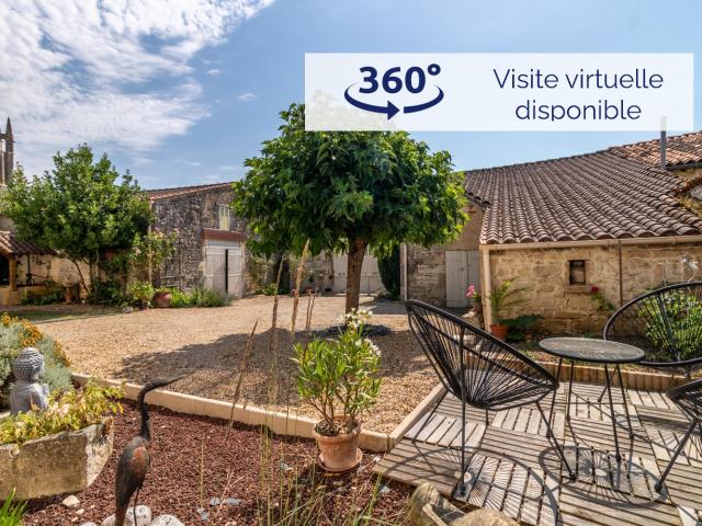 Maison de caractère, 264 m2, 4 chambres, bureau, piscine, dépendances