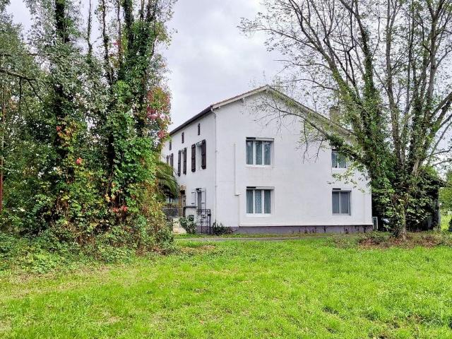 Maison de caractère 200m² avec jardin 200m² Plaisance
