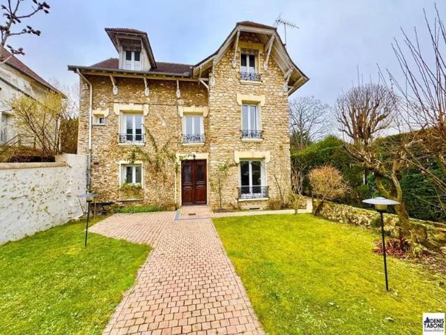 Maison de caractère 225.26m ²
