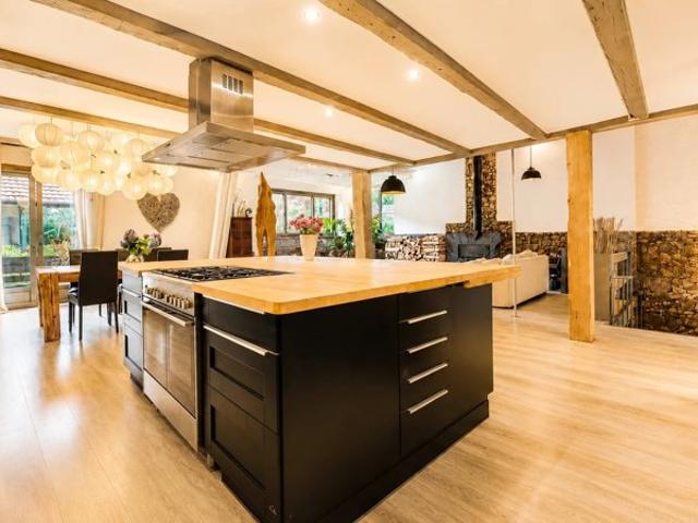 Maison de caractère 472 m² à Chens sur Léman