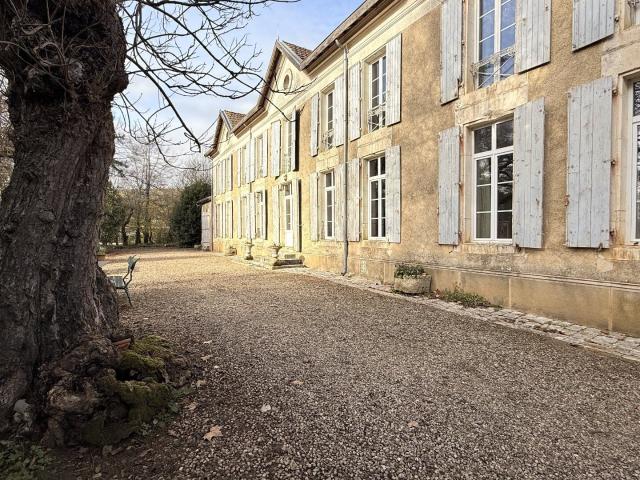 MAISON DE CARACTERE