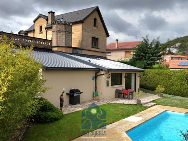 Maison de caractère 7 pièces 4 chambres avec piscine, terras