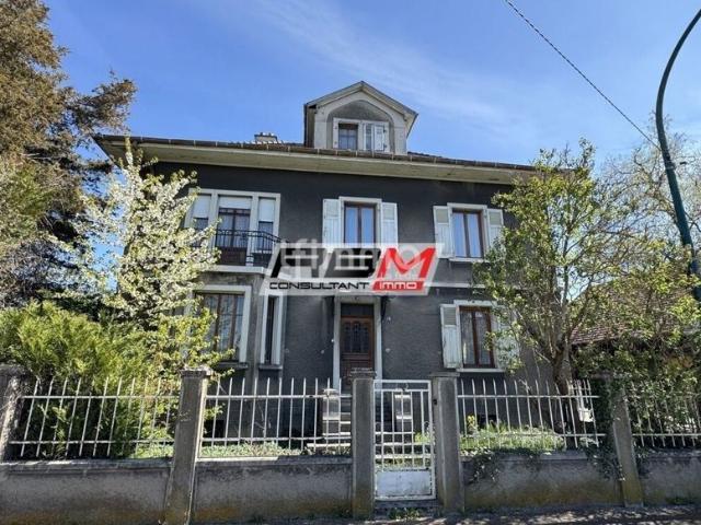 Maison de caractère 8 pièces + F2 indépendant. Ensisheim