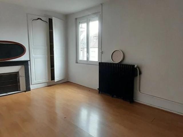 MAISON DE CENTRE VILLE A MESNILS SUR ITON