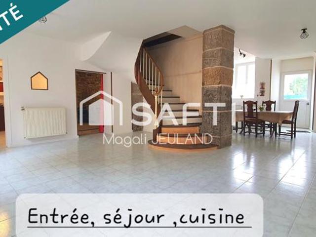 Maison de centre ville rénovée, BEAUX VOLUMES, 9 chambres, proche de tout commerces et écoles