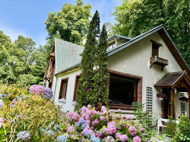 Maison de charme au coeur du Bois de Cise, dans un écrin de v