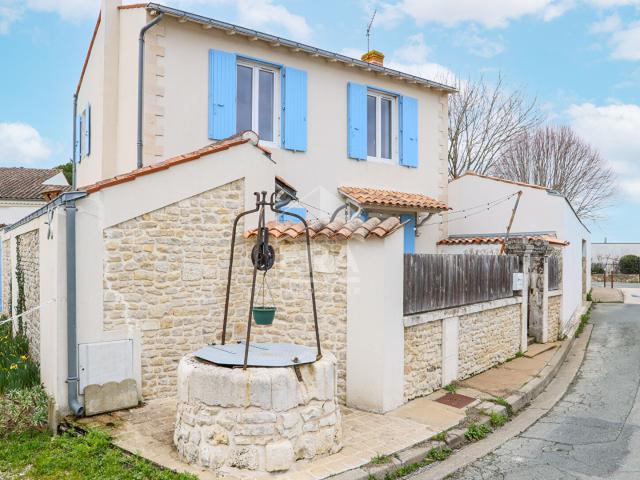 Maison de charme au coeur du bourg de Lagord 90 m2 avec extérieur