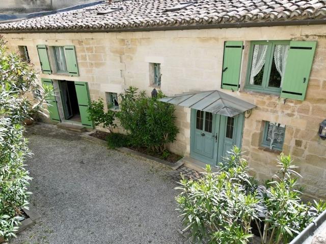 Maison de charme au coeur d'Uzès avec jardin et stationnemen. 105m² Uzès