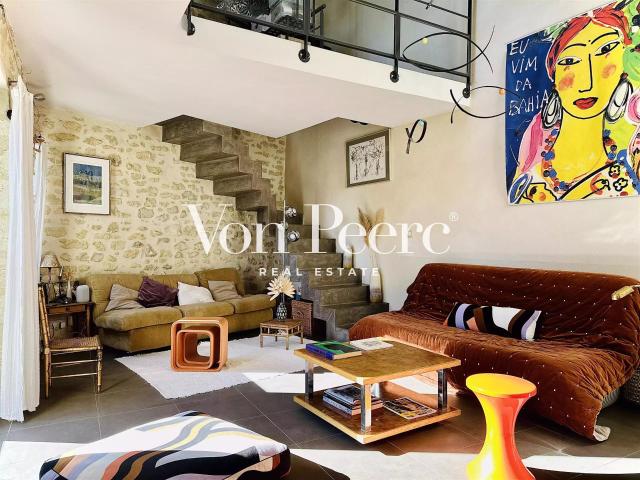 Maison de charme au coeur de Pujaut avec terrasse, garage et. 160m² Pujaut