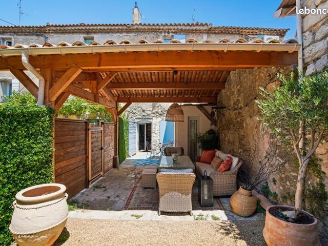 Maison de charme autour d'un patio central