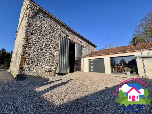 MAISON DE CHARME AVEC GRANGE 88 M²