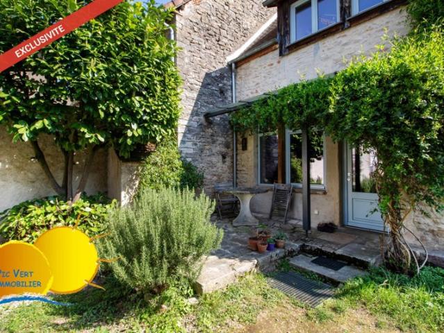 Maison de charme avec maison d'accueil mitoyenne