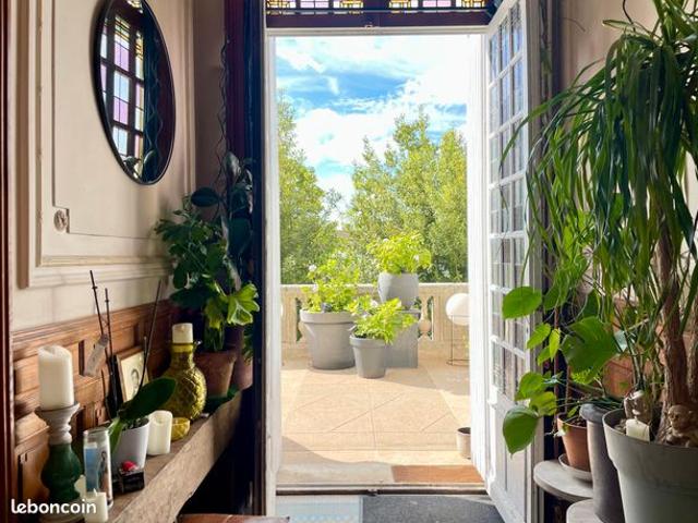 Maison de charme avec son jardin arboré