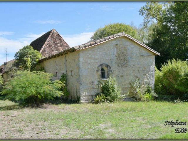 Maison de charme avec piscine à Saint Nexans, France