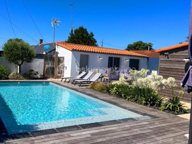 Maison de charme avec piscine au sel, dépendance et prestations haut de gamme