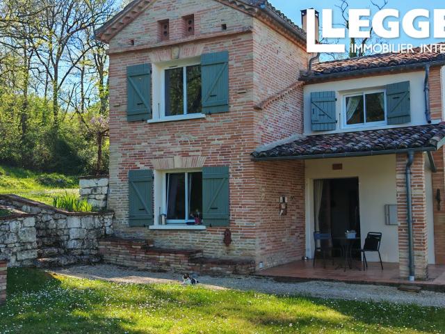 Maison de charme avec plus d’1 hectare de terrain, cadre campagne agréable à 2 min du village