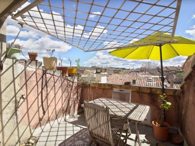 Maison de charme avec terrasse et garage à Pertuis