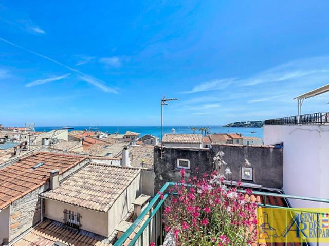 Maison de charme avec terrasse et toit terrasse vue mer e