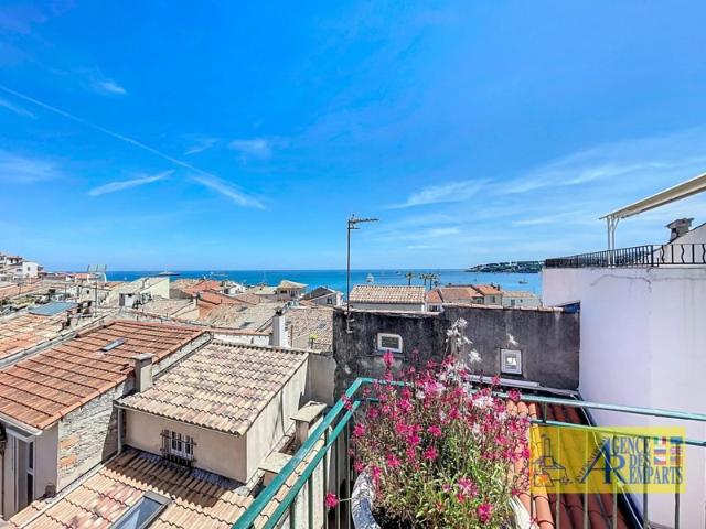Maison de charme avec terrasse et toit terrasse vue mer e