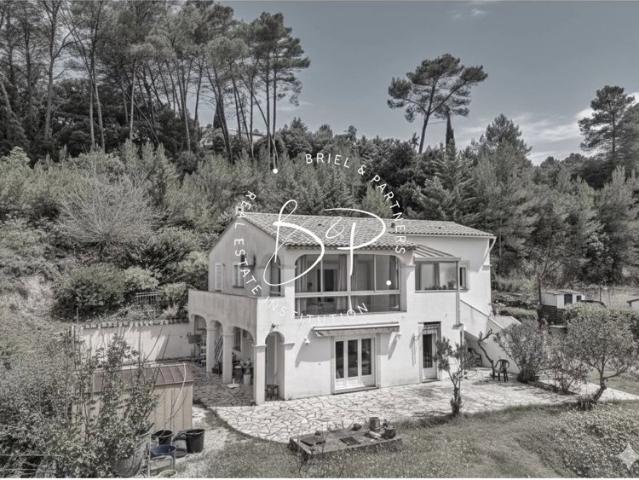 Exclusivité ! Maison de charme avec vue panoramique avec deux logements indépendants au calme