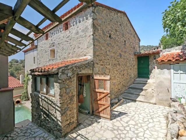 Maison de charme à Eus avec vue panoramique