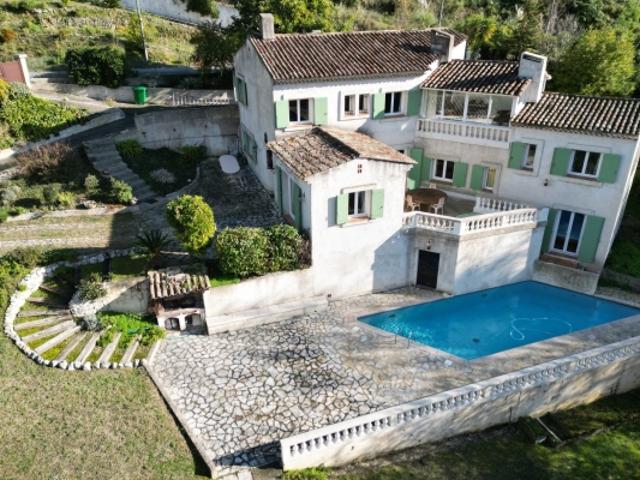 Maison de charme à Saint Paul de Vence avec piscine