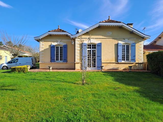 Maison de charme à proximité du centre de Léognan