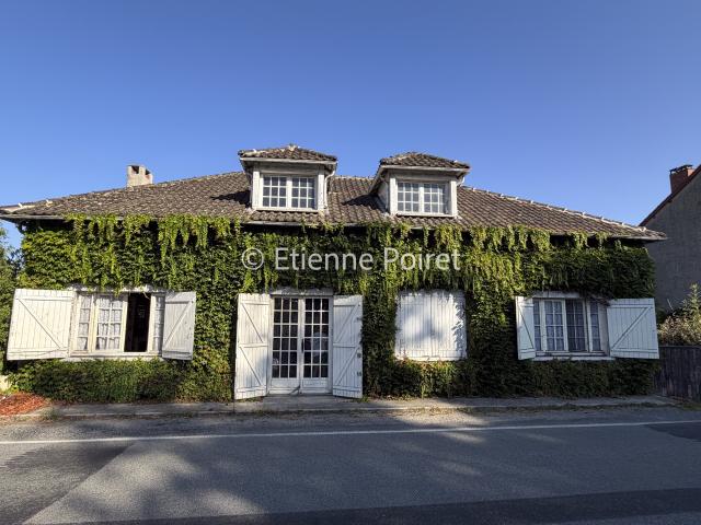 Maison de charme à rénover Beau potentiel avec terrain