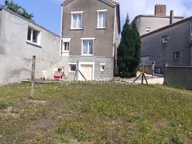 Maison de charme à rénover Calme & proximité bourg Mouilleron en Pareds