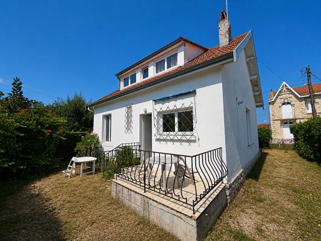 Maison de charme à rénover Royan, à deux pas du marché et de la plage