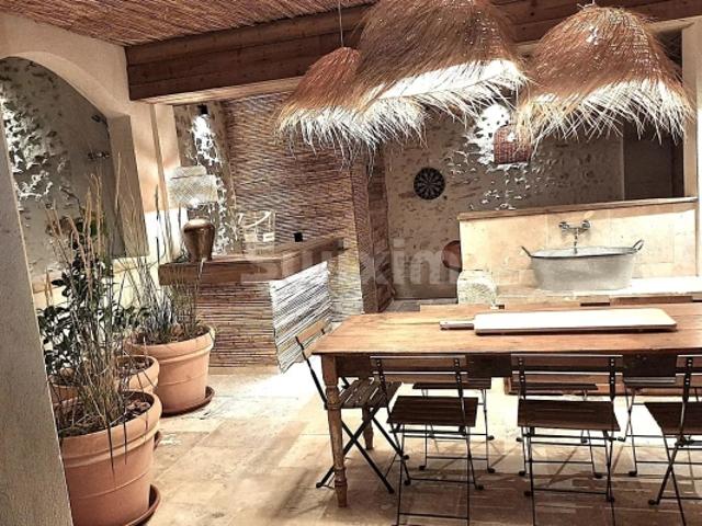 Maison de charme à Valréas avec piscine
